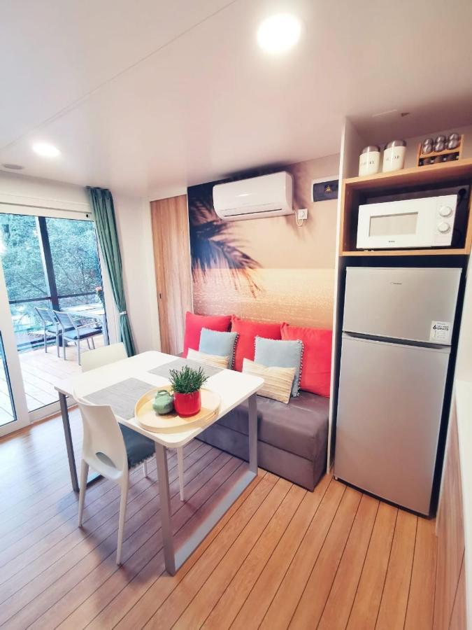 Mobile Home More Porton Nature Hideouts ロヴィニ エクステリア 写真